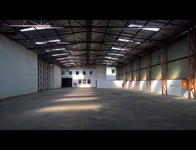 1,300M² WAREHOUSE TO LET IN ISANDO